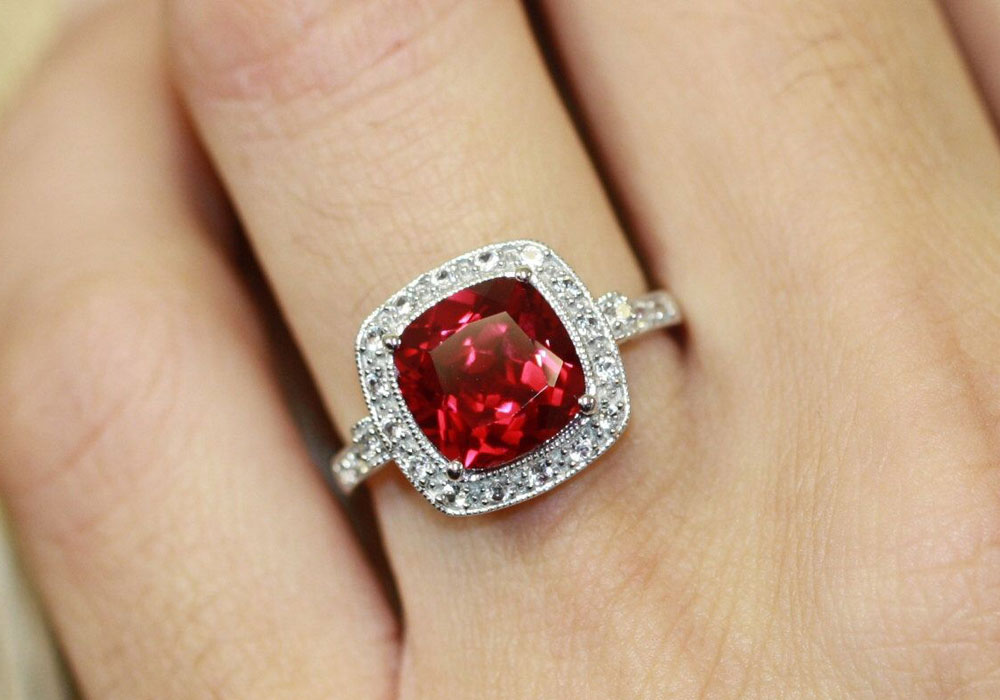 انگشتر زنانه یاقوت قرمز ، سنگ ماه تولد تیر - گالری جواهرات گنجه