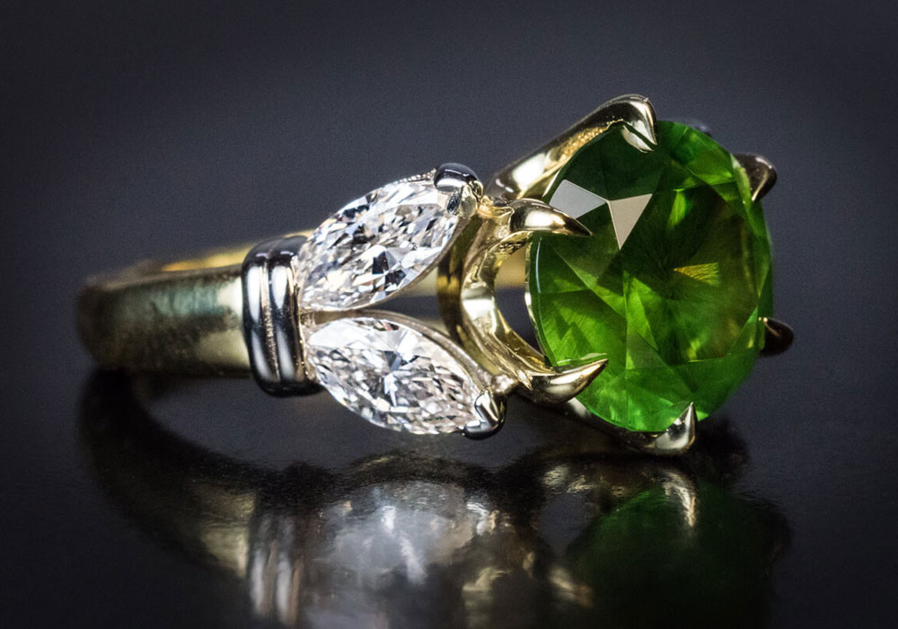انگشتر جواهری گارنت سبز (دمانتوئید) - گالری جواهرات گنجه