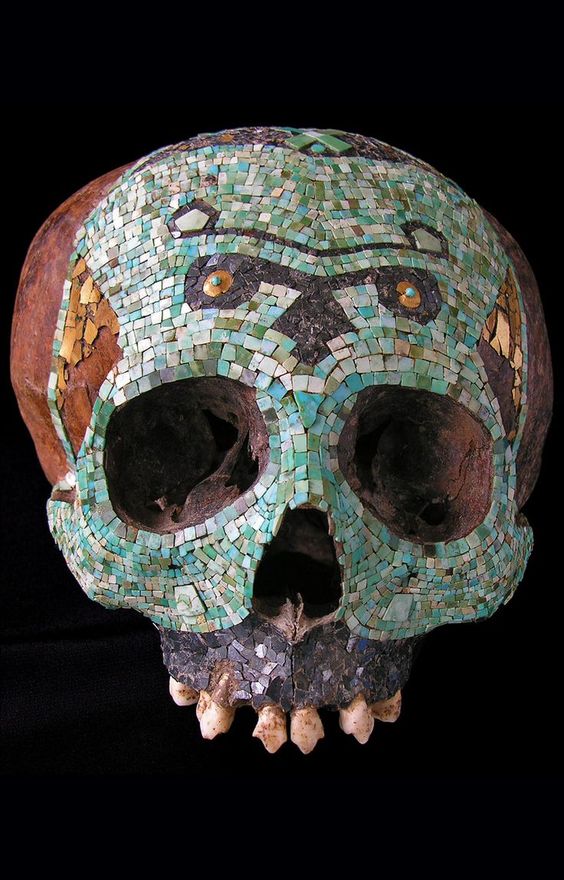 نمونه ای از ماسک های فیروزه ای متعلق یه قوم مایا (قرن 15 میلادی)
