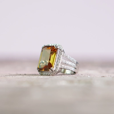 ساخت سفارشی طلا- انگشتر طلا سفید با سنگ الکساندریت در گالری گنجه